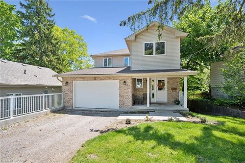 16 Edward St, Cambridge, ON, N3C1J7 | Card Image