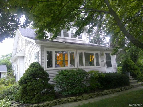 28710 Revere Ave, Warren, MI, 48092-5638 | Card Image