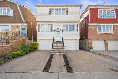 287 Avenue E, Bayonne, NJ, 07002-3755 | Card Image