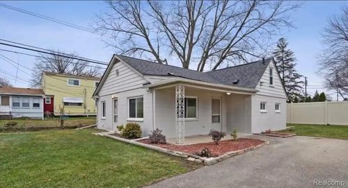 4430 Chicago Rd, Warren, MI, 48092-5035 | Card Image