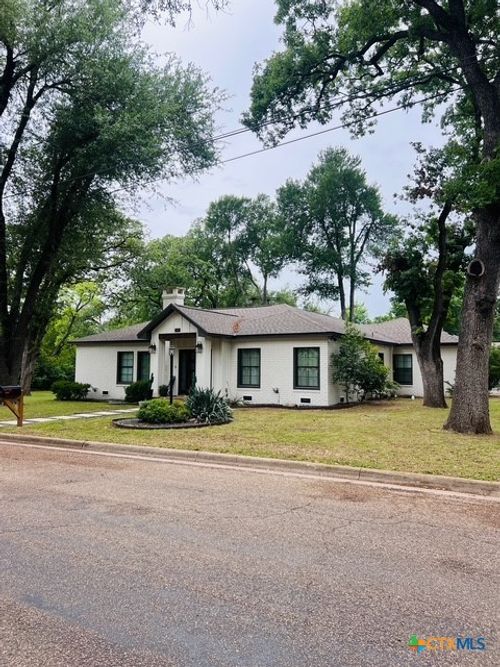 1806 N Harding Ave, Cameron, TX, 76520-2129 | Card Image