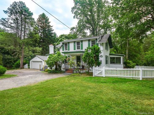 23 Pinetree Ln, Old Westbury, NY, 11568-1117 | Card Image