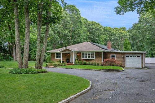 24 Shadyrest Dr, Sag Harbor, NY, 11963-1406 | Card Image