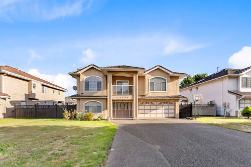 12246 64a Ave, Surrey, BC, V3W3R8 | Card Image