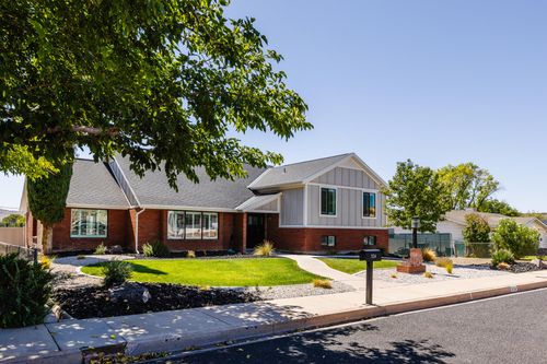 534 E 400 S, St George, UT, 84770-3715 | Card Image