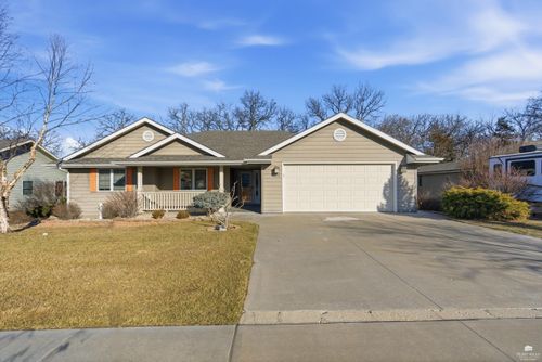 125 Hunter Dr, Manhattan, KS, 66503-8007 | Card Image