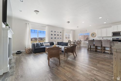 1030-6463 W Maple Valley Cir, West Jordan, UT, 84081-6273 | Card Image