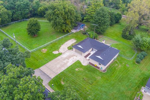 32836 Genoa Rd, Genoa, IL, 60135-8214 | Card Image