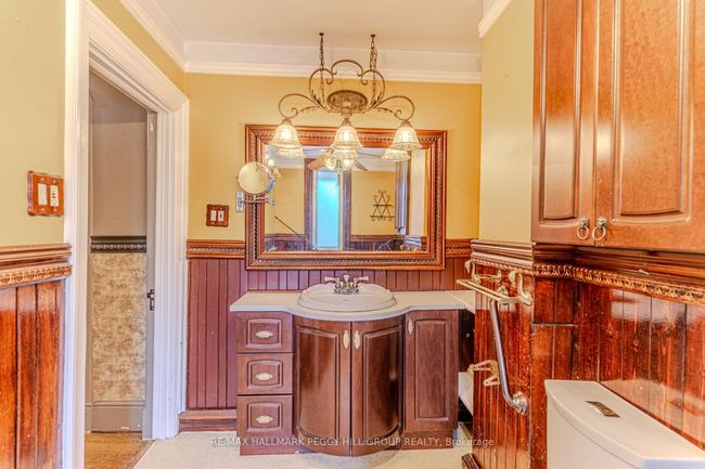 210 Bradford St, Home with 0 bedrooms, 1 bathrooms and 4 parking in Barrie ON | Image 16