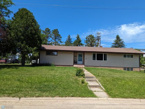 240 Maple Ave W, Forman, ND, 58032-4037 | Card Image