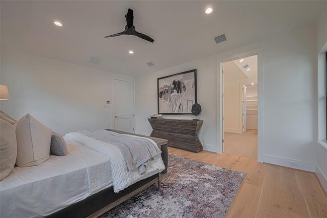 5200 Beech St, House other with 5 bedrooms, 7 bathrooms and 2 parking in Bellaire TX | Image 36