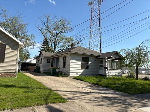 5733 Longwood Ave, Maple Heights, OH, 44137-3424 | Card Image