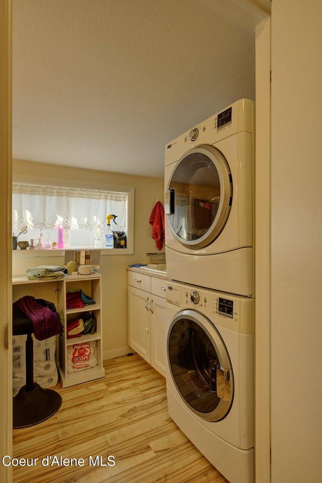 723 Pine St, House other with 2 bedrooms, 3 bathrooms and null parking in Sandpoint ID | Image 14