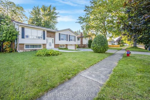 6025 Belaire Ave, Niagara Falls, ON, L2H1V1 | Card Image