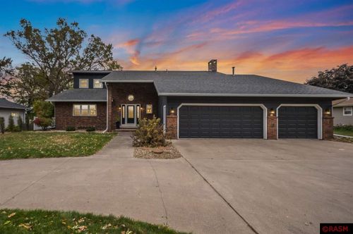 999 Shoreacres Drive Drive, Fairmont, MN, 56031 | Card Image