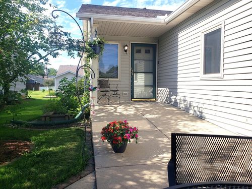 50 S Juniper Dr, North Aurora, IL, 60542-1590 | Card Image