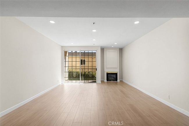 102 - 4348 Mammoth Ave, Condo with 2 bedrooms, 3 bathrooms and null parking in Sherman Oaks CA | Image 9
