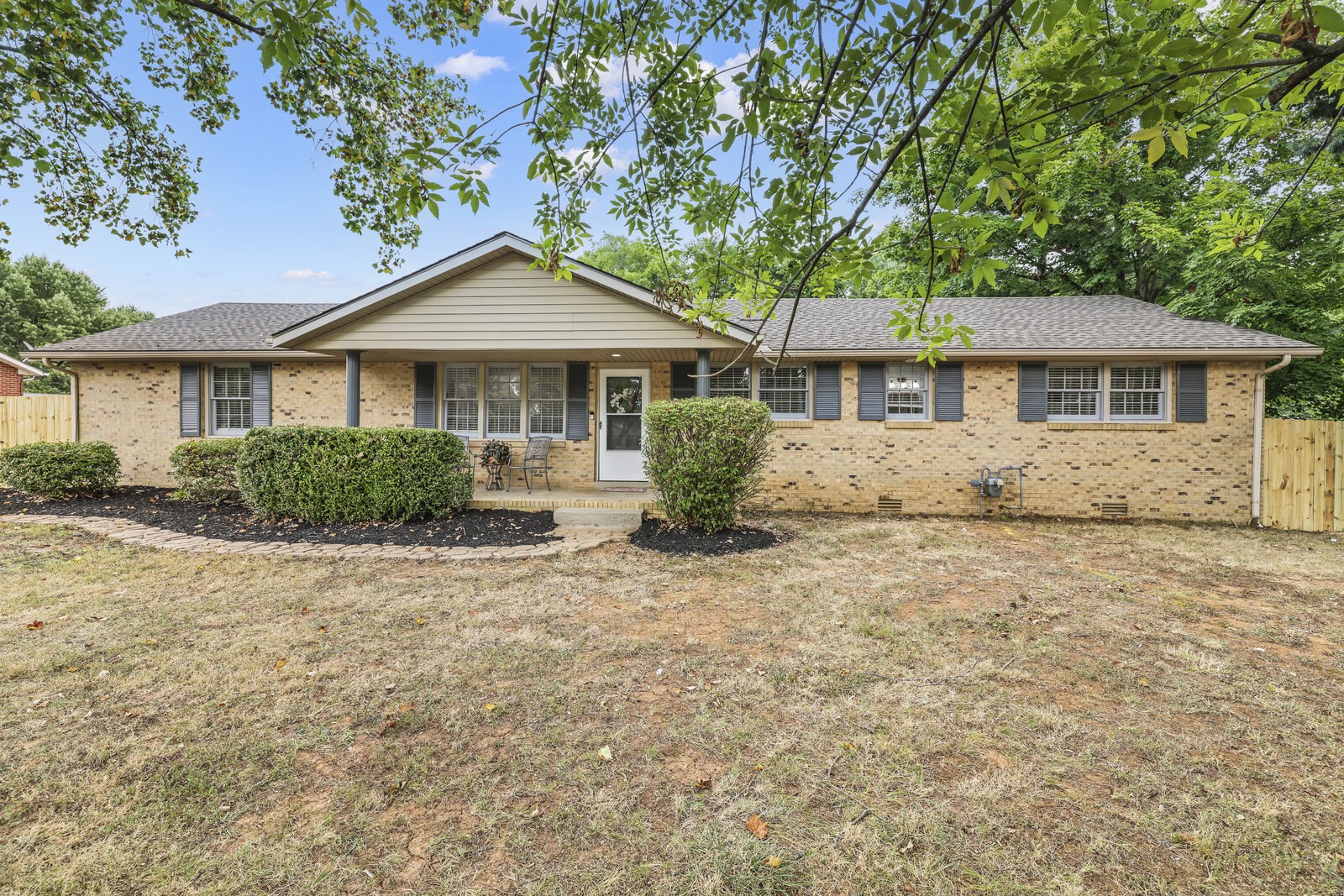 Lee Ave, Murfreesboro, TN 37129