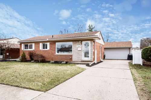 33663 Yuma St, Westland, MI, 48185-2349 | Card Image