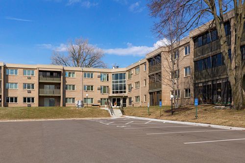 205-4350 Brookside Court, Edina, MN, 55436 | Card Image