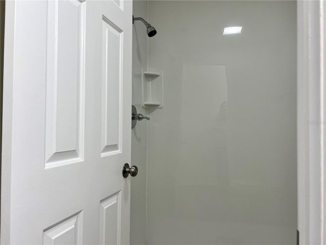 Master stand up shower | Image 29