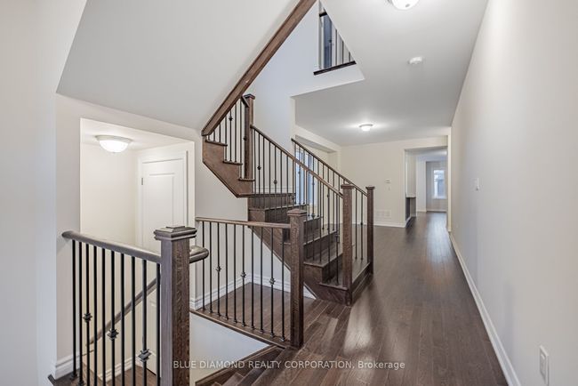 605 Bearberry Pl, House other with 4 bedrooms, 3 bathrooms and 1 parking in Milton ON | Image 6