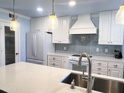 3602 W Frier Dr, Phoenix, AZ, 85051-6435 | Card Image