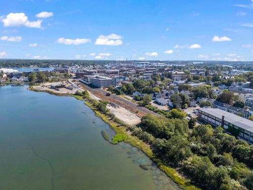 98 Cornwall St, Portsmouth, NH, 03801-3962 | Card Image