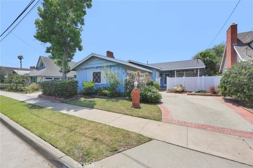 140 Coastline Dr, Seal Beach, CA, 90740-5804 | Card Image