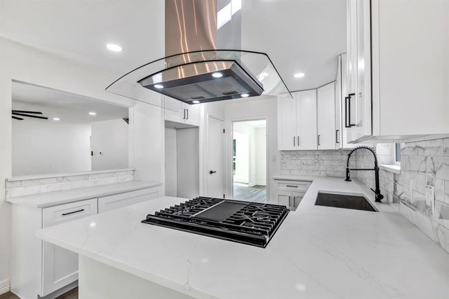 9602 Ballin David Dr, House other with 4 bedrooms, 2 bathrooms and 2 parking in Spring TX | Image 6