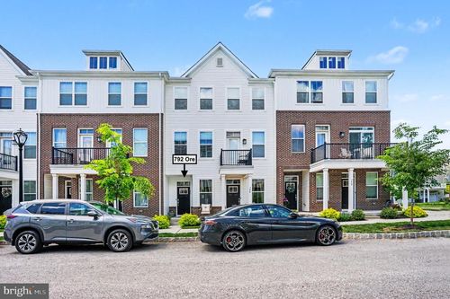 792 Ore St, PHOENIXVILLE, PA, 19460-1352 | Card Image