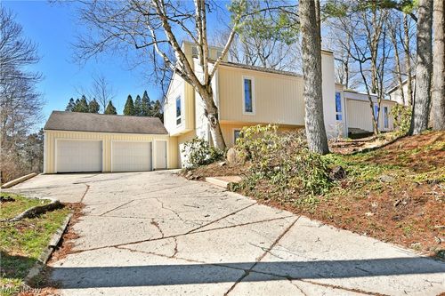 6152 Southern Hills Ct, Canfield, OH, 44406-9530 | Card Image