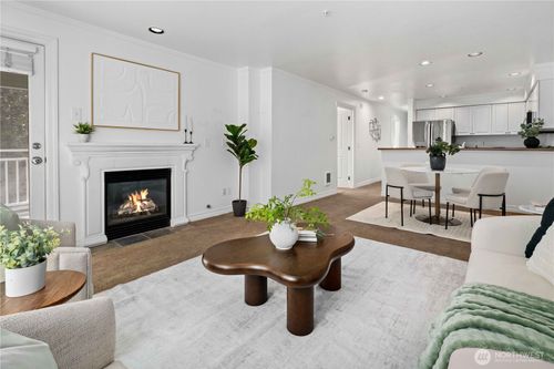 204-215 20th Ave E, Seattle, WA, 98112-5394 | Card Image
