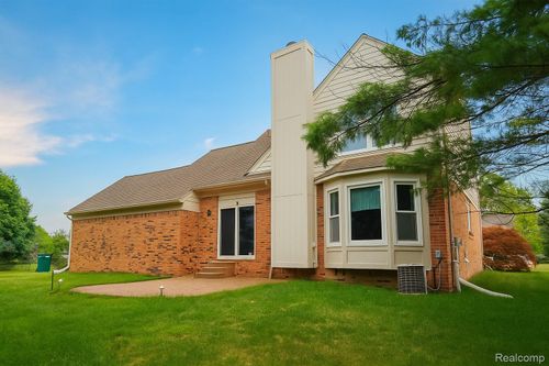 2939 Santia Dr, Troy, MI, 48085-3982 | Card Image