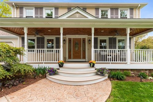 7 Pheasant Run Rd, North Smithfield, RI, 02896-8246 | Card Image