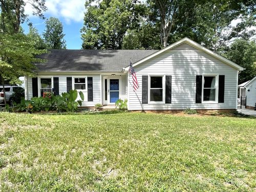 8208 Arrowsmith Ln, Charlotte, NC, 28270-0845 | Card Image