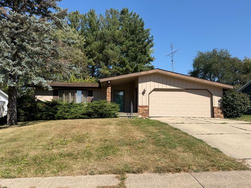 657 N Greenfield Dr, Freeport, IL, 61032-2914 | Card Image