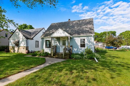 4467 S Nicholson Avenue, Saint Francis, WI, 53235 | Card Image