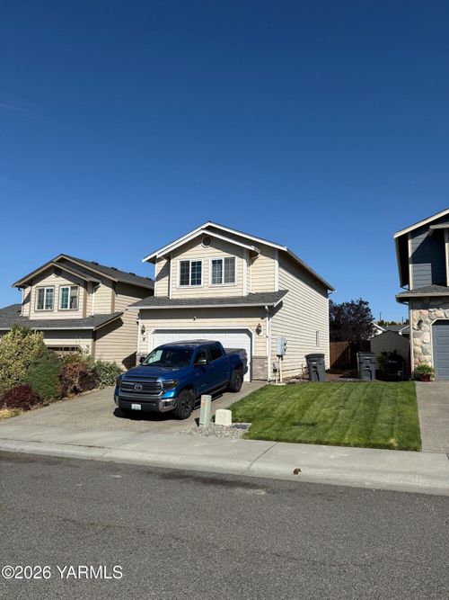 b-4235 Nola Loop Rd, Yakima, WA, 98901-1374 | Card Image