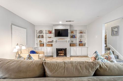 d-3740 Vitruvian Way, Addison, TX, 75001-4000 | Card Image