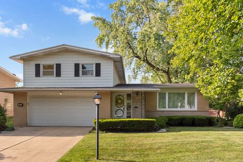 821 W Manor Ct, Glenwood, IL, 60425-1214 | Card Image