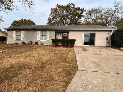 9314 Timber Valley Rd, Little Rock, AR, 72204-8584 | Card Image