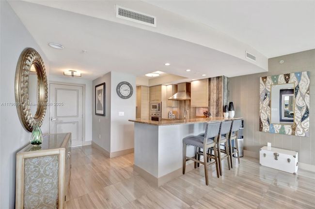 APT-514 - 1 N Ocean Blvd, Condo with 2 bedrooms, 2 bathrooms and null parking in Pompano Beach FL | Image 10