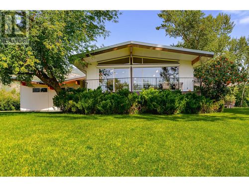 7161 50 Ave Sw, Salmon Arm, BC, V1E3C4 | Card Image