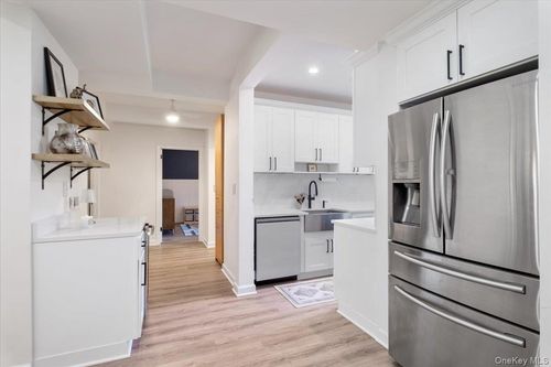 tl-178 Garth Rd, Scarsdale, NY, 10583-3861 | Card Image