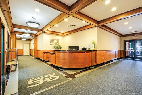 apt-402-543 Main St, New Rochelle, NY, 10801-7264 | Card Image