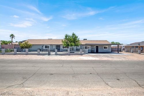 1511 Rawhide Dr, Henderson, NV, 89002-8813 | Card Image