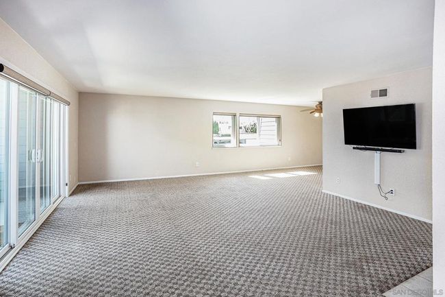 64 Montego Ct, Condo with 2 bedrooms, 3 bathrooms and 2 parking in Coronado CA | Image 4
