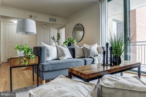 2615-414 Water St, BALTIMORE, MD, 21202-3290 | Card Image