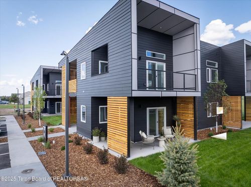 401-138 Larkspur Dr, Victor, ID, 83455-5225 | Card Image